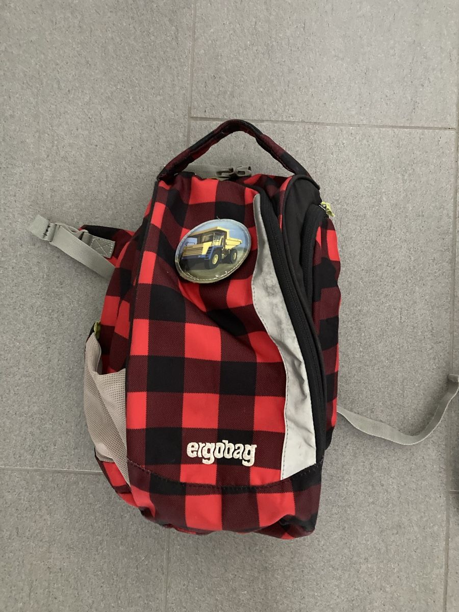 Ergobag Sacs & sacs à dos: Ergobag Schulrucksack und Turnsack mit 4 Kletties – D'occasion à Wynigen par Mandale 3