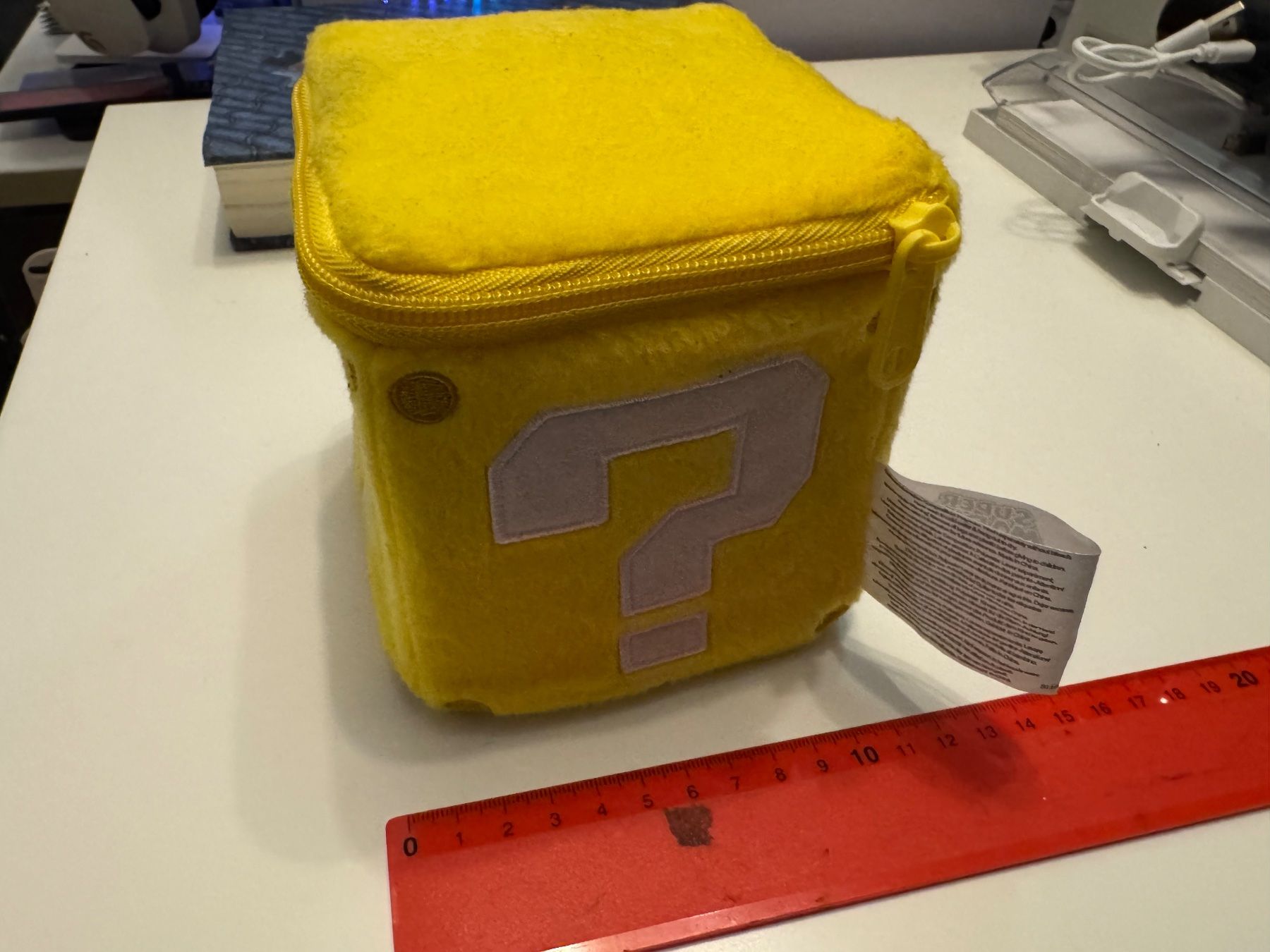 Nintendo Giocattoli: Super Mario Fragezeichen Box Plüsch – Usato da Burgdorf venduto da Caradhras 2