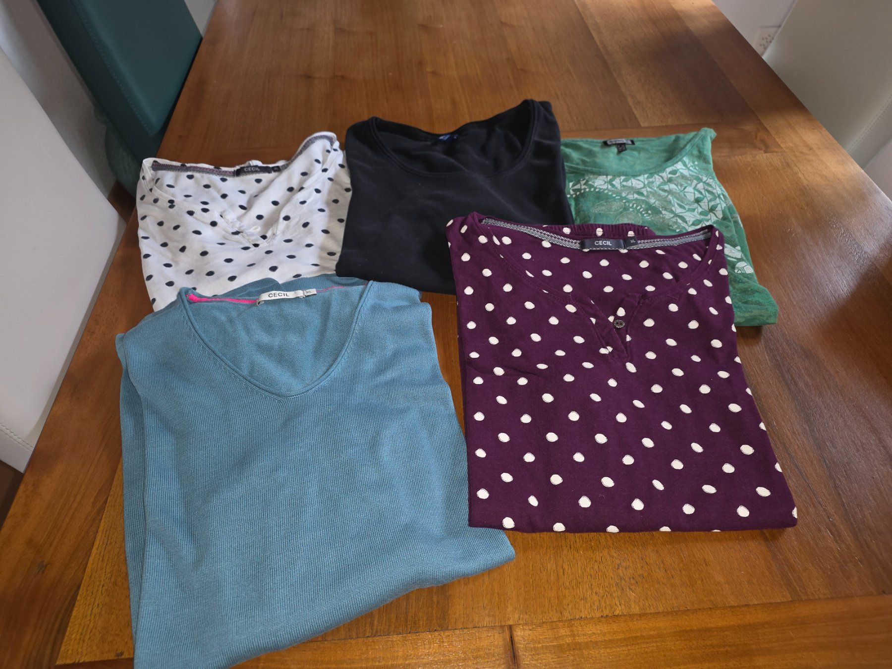 Cecil T-shirt: tshirt 4 cecile, 1x kenny s – Usato da Winterthur venduto da chimischimi 1