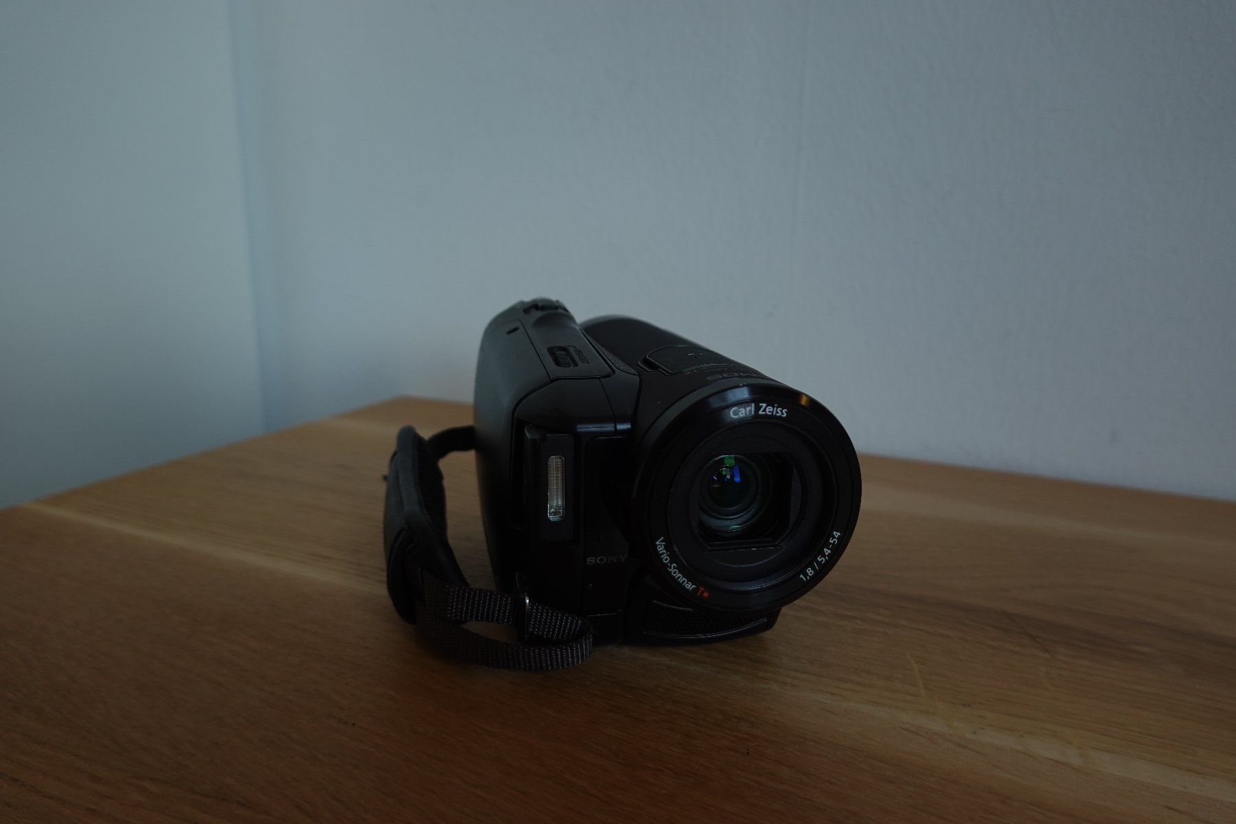 Sony Videocamere: Sony Handycam HDR-HC9 - Schwarz – Usato da Fribourg venduto da mar_9vlt 1
