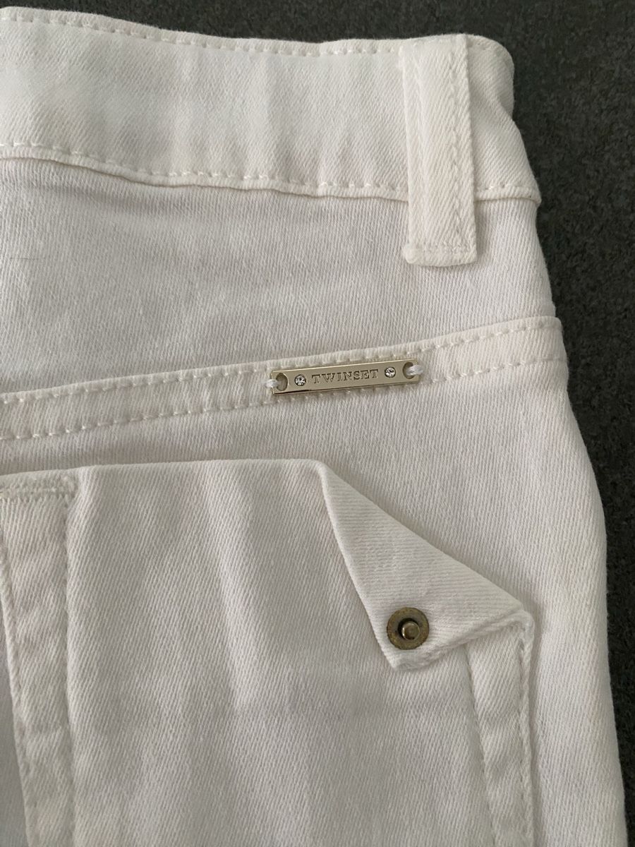 Twinset Pantaloni: Jean blanc déchiré Twinset Taille 5/110ans.  – Usato da Grenchen venduto da O.r.i.g. 3