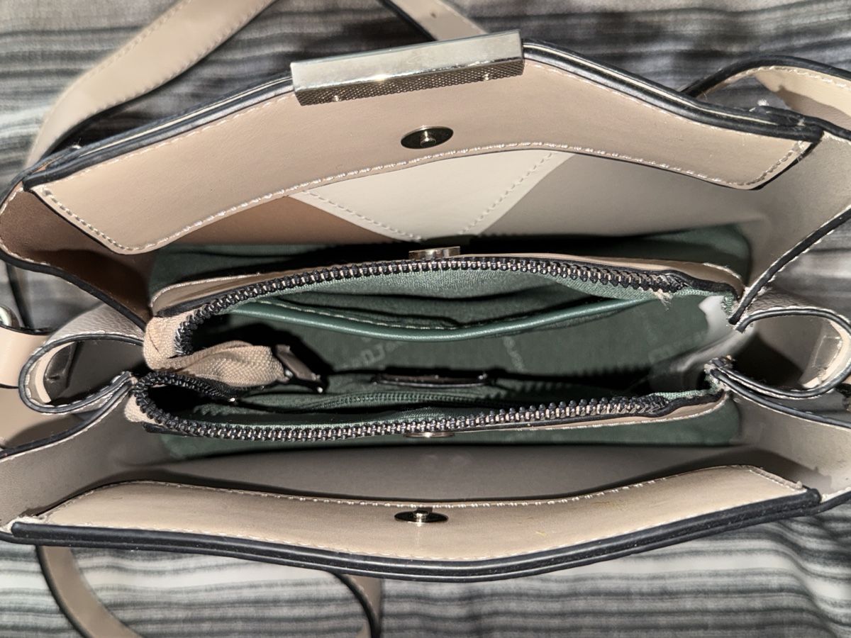 Sacs femmes: BEIGE UMHÄNGETASCHE – D'occasion à Schlieren par kle_dis 3