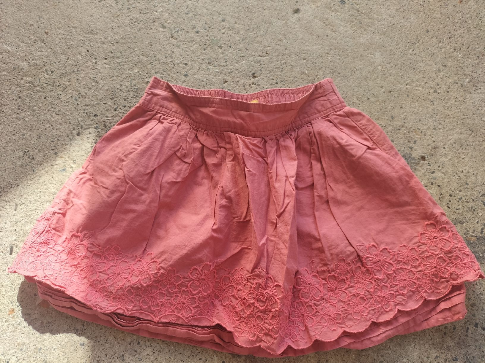 Robes et jupes: jupe 128 – D'occasion à Gillarens par Emy_28
