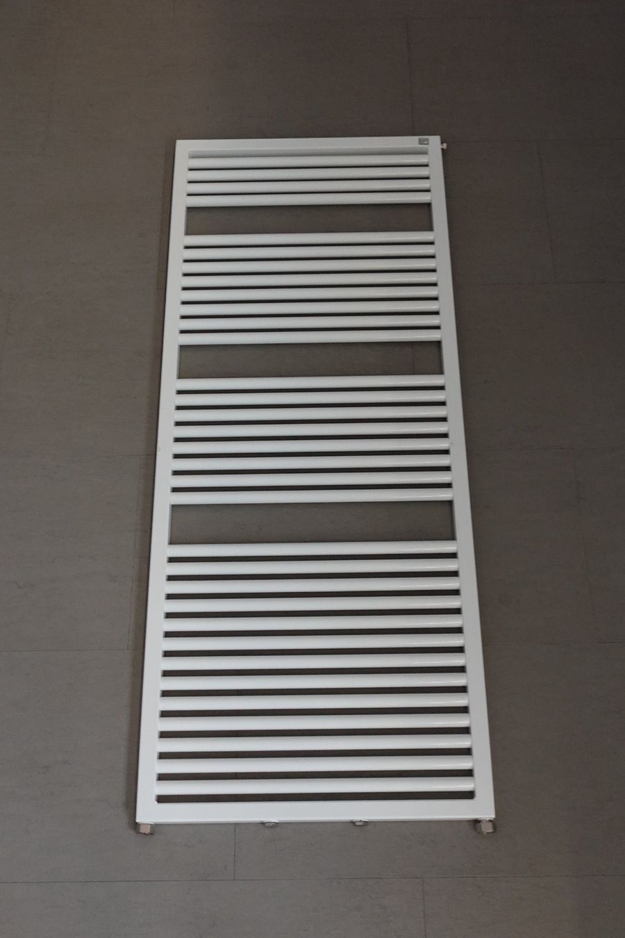 Zehnder Heizgeräte: Handtuch Radiator – Neu (gemäss Beschreibung) aus Niederbipp von PiaZ01 1