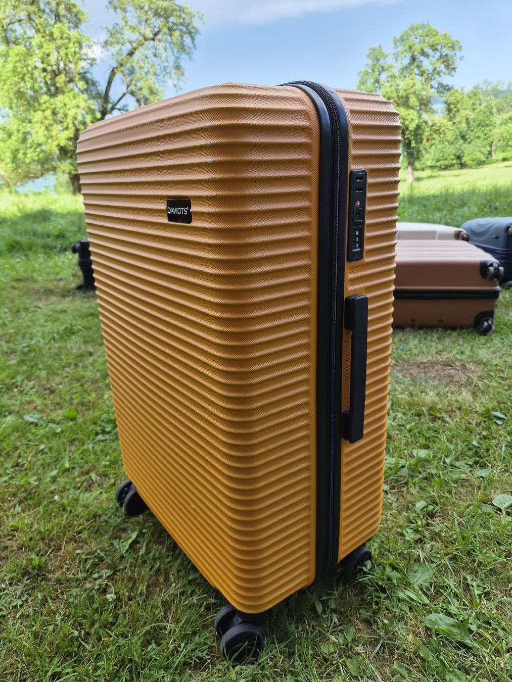 Valigie: Reisetasche Koffer OCHRO gelb – Usato da Hochdorf venduto da TT_GARAGE 1