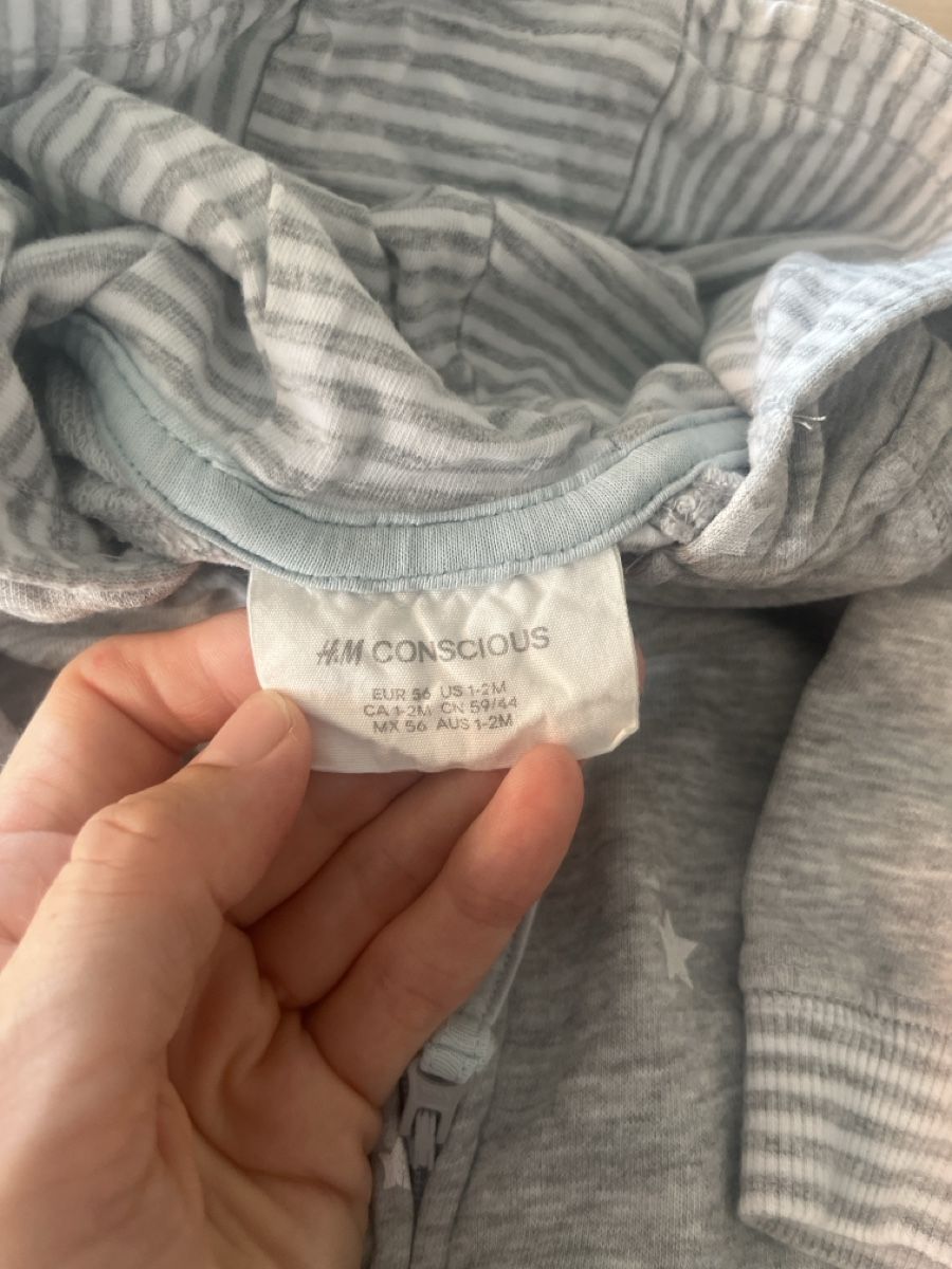 H&M Pagliaccetti: Strampler mit Kapuze H&M Grösse 56 1-2M – Usato da Basel venduto da HugChristine 1