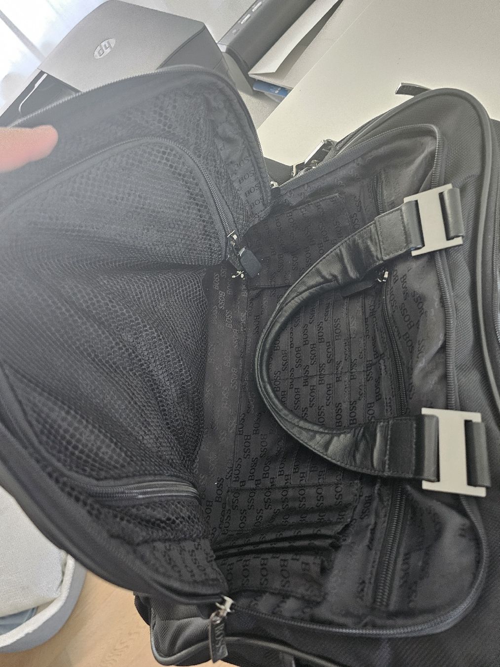 Sacs: BOSS Bag Black Nylon Good Condition – D'occasion à Immensee par Gitter 2