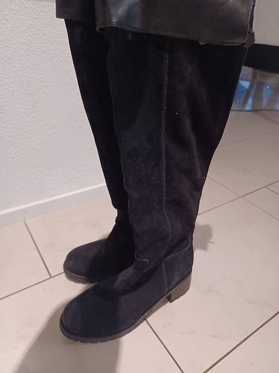 Damenschuhe: Stiefel Schwarz – Gebraucht aus Emmenbrücke von Ddagi