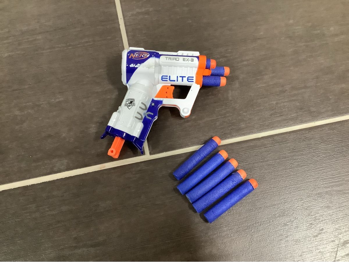 Nerf Giocattoli: Nerf N-Strike Elite Triad EX-3 – Usato da Brugg AG venduto da Sweety_pie