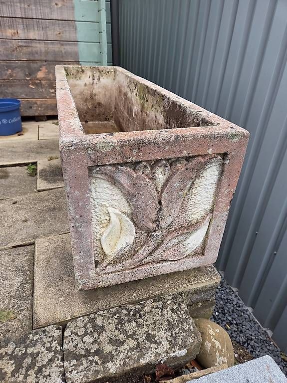 Pots de fleurs: GRATIS Steintrog  – D'occasion à Sissach par sut_xc2l 1