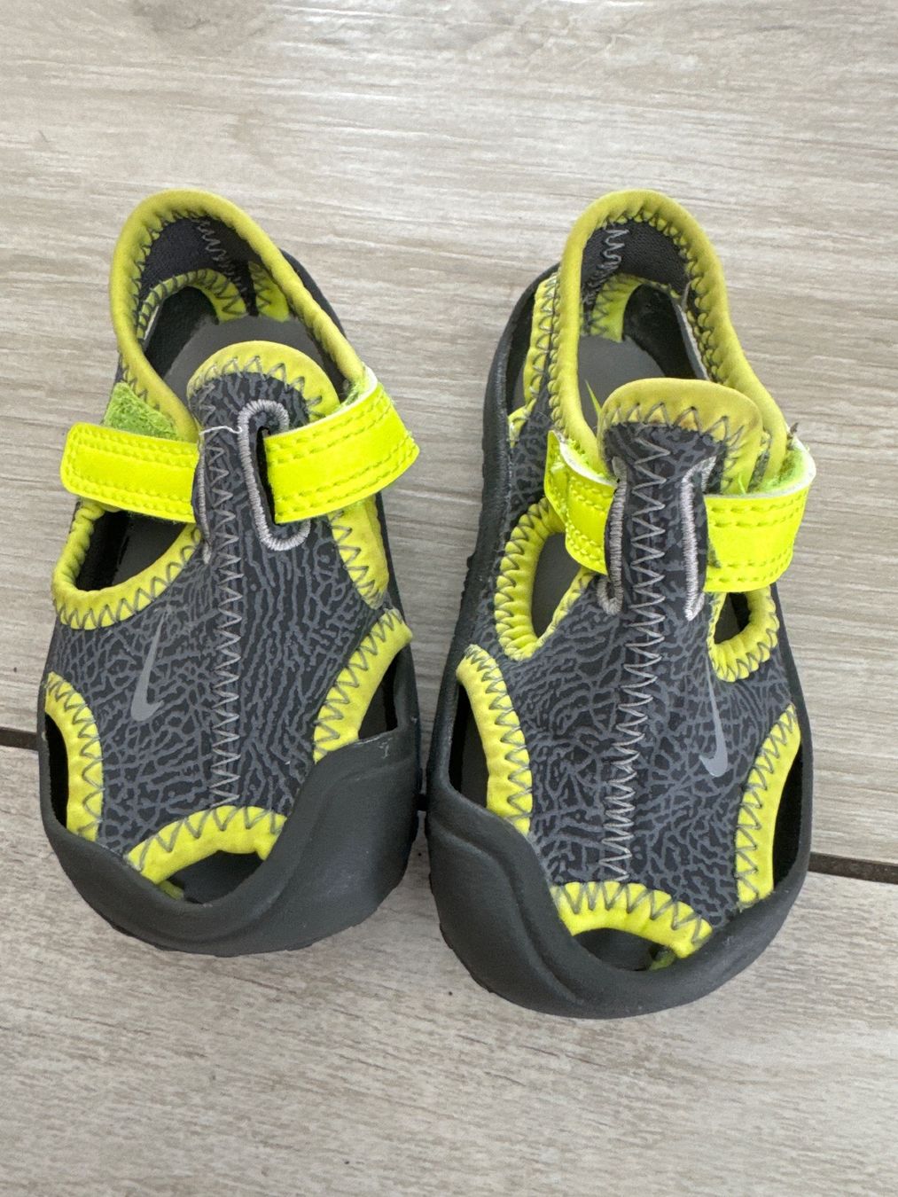 Nike Scarpe da uomo: Nike Bade Sandalen Gr 19.5 – Nuovo (secondo la descrizione) da Gelterkinden venduto da Familienferien