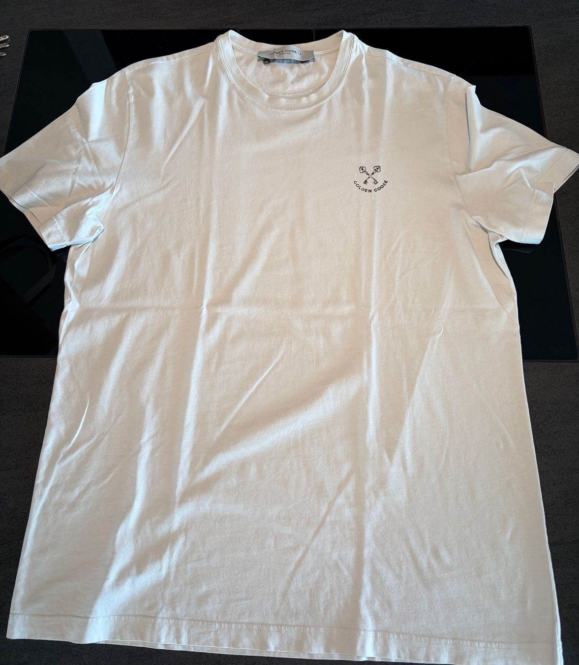 Golden Goose T-shirt: T-Shirt GG – Nuovo (secondo la descrizione) da Nürensdorf venduto da metropolitans