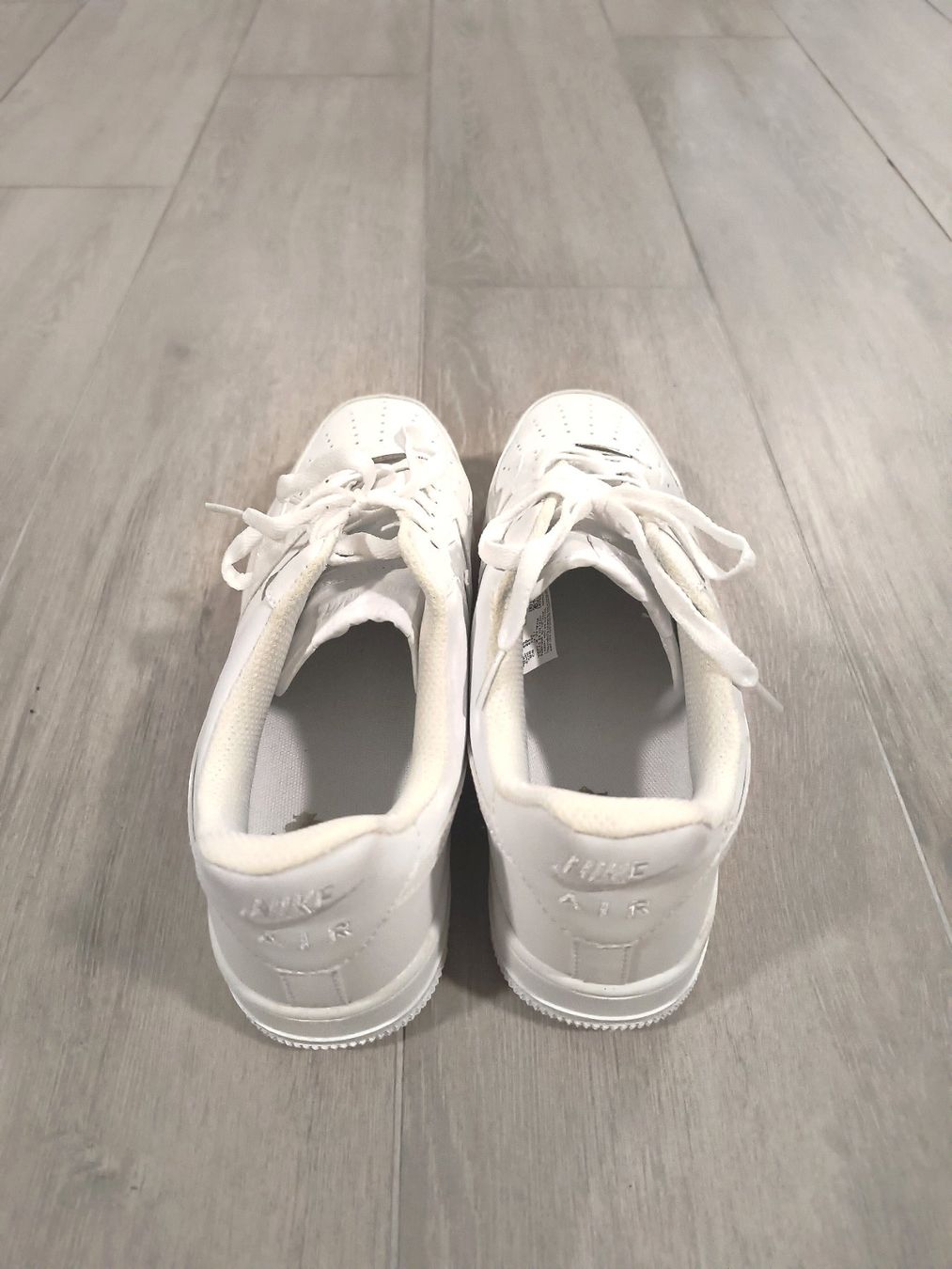 Scarpe da uomo: Baskets blanches état neuf taille 45 – Usato da Villars-sur-Glâne venduto da SwissTrendyStore 2