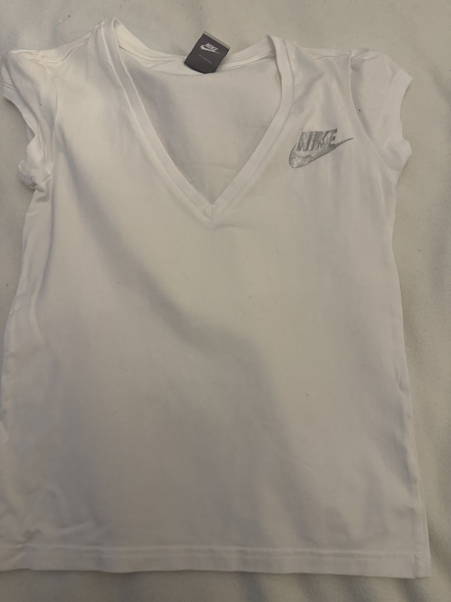 Nike Magliette Polo: Nike vintage Shirts damen – Usato da Basel venduto da sch_9g6x 7