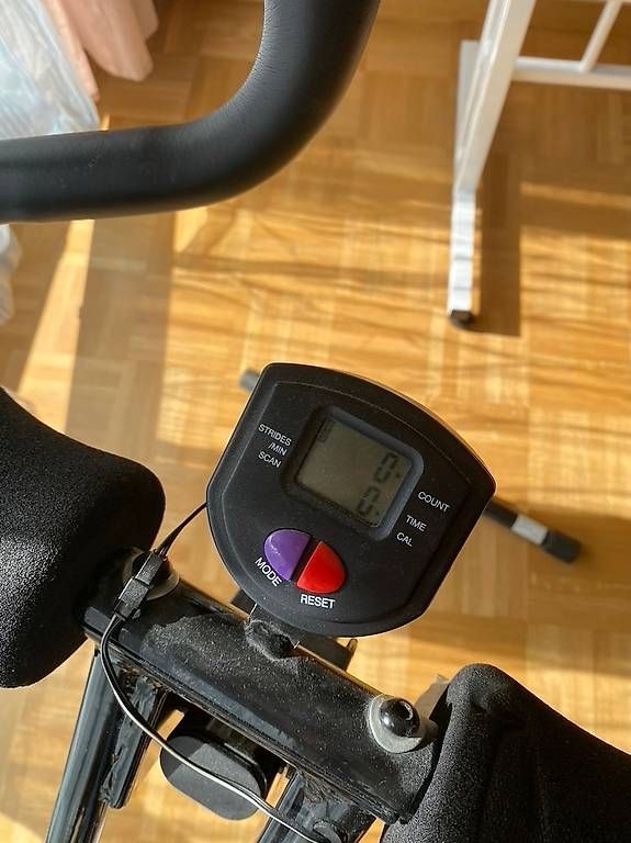 Hometrainer: Bauchtrainer für zuhause klappbar – Gebraucht aus Zürich von Pascal_2bzx 1