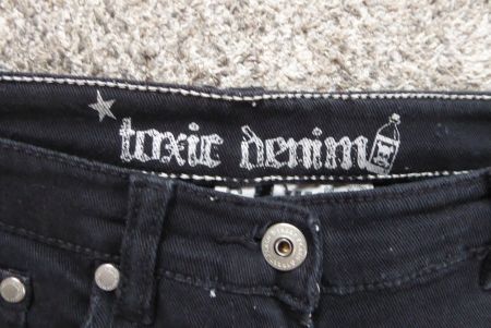 Kurze schwarze Jeans Hose Gr 36 Bund 38cm UND Top Zustand