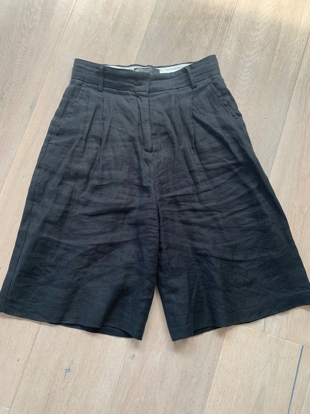 Max Mara Hosen: Lange Schorts Max Mara gr 36 – Gebraucht aus Nuglar von Korsika2 1