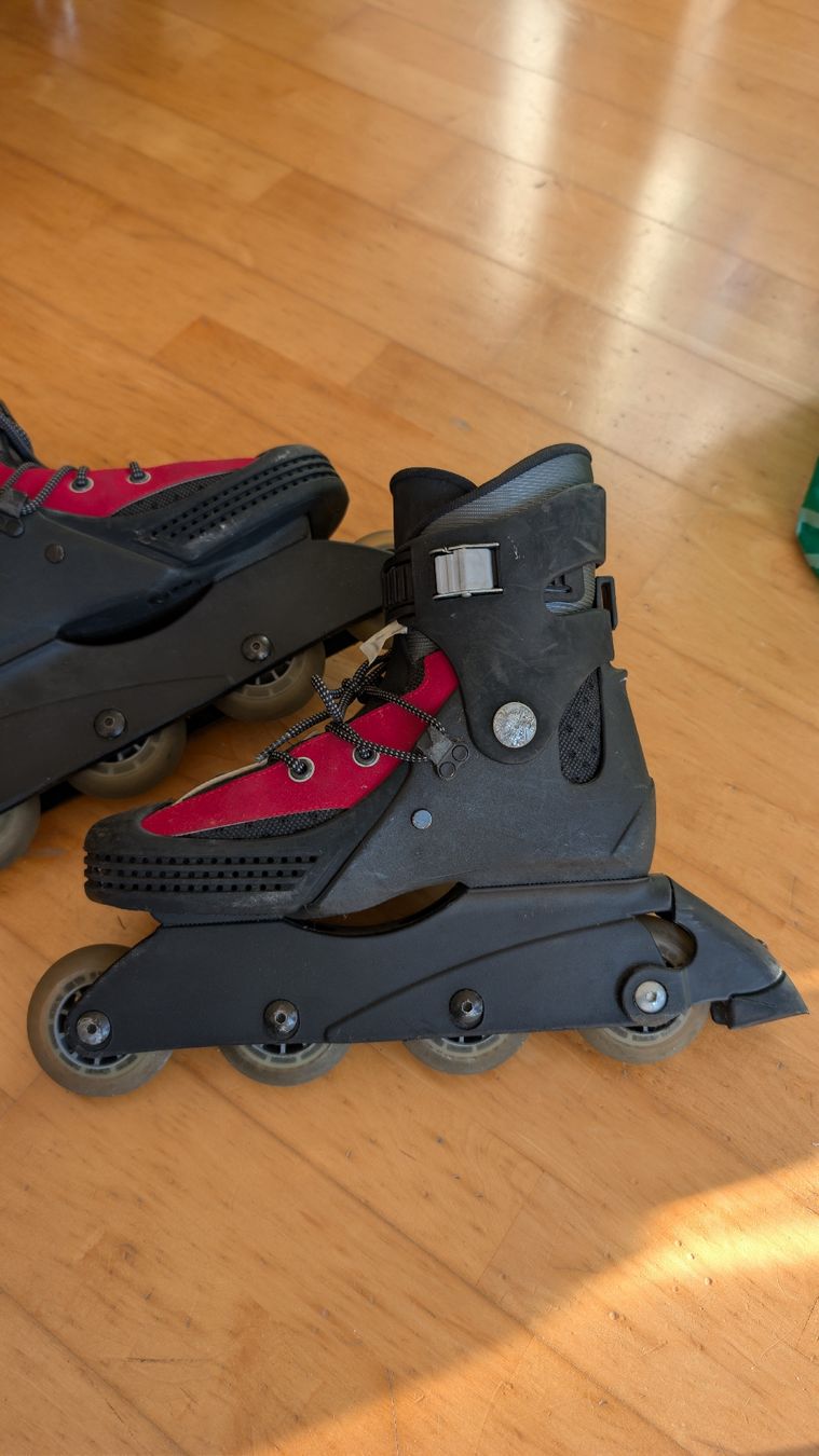 Pattini in linea & Pattini a rotelle: Roces Rollerblades – Usato da Stäfa venduto da Viviane77 1