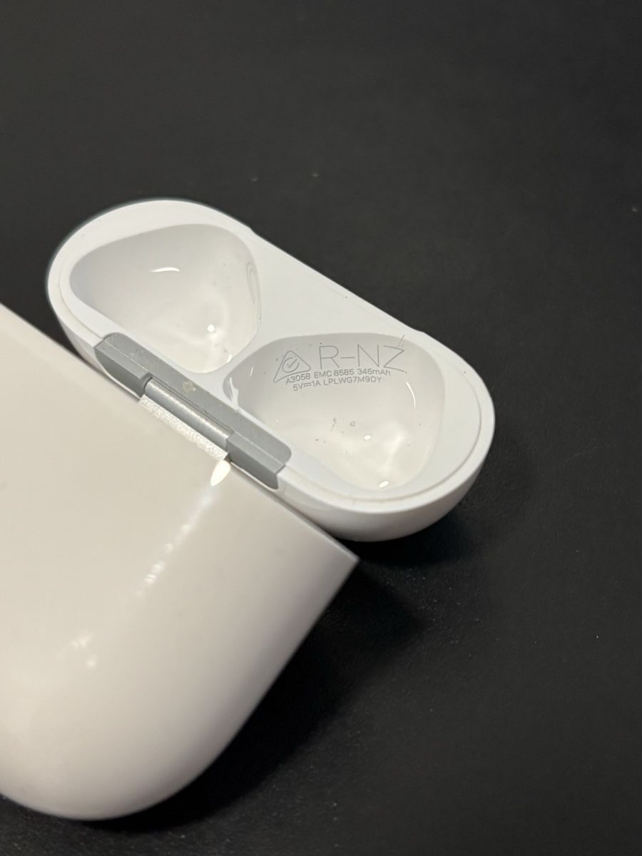 Apple Coques & Protection écran: Case - Airpods 4 – D'occasion à Hünenberg par Wetlu 3