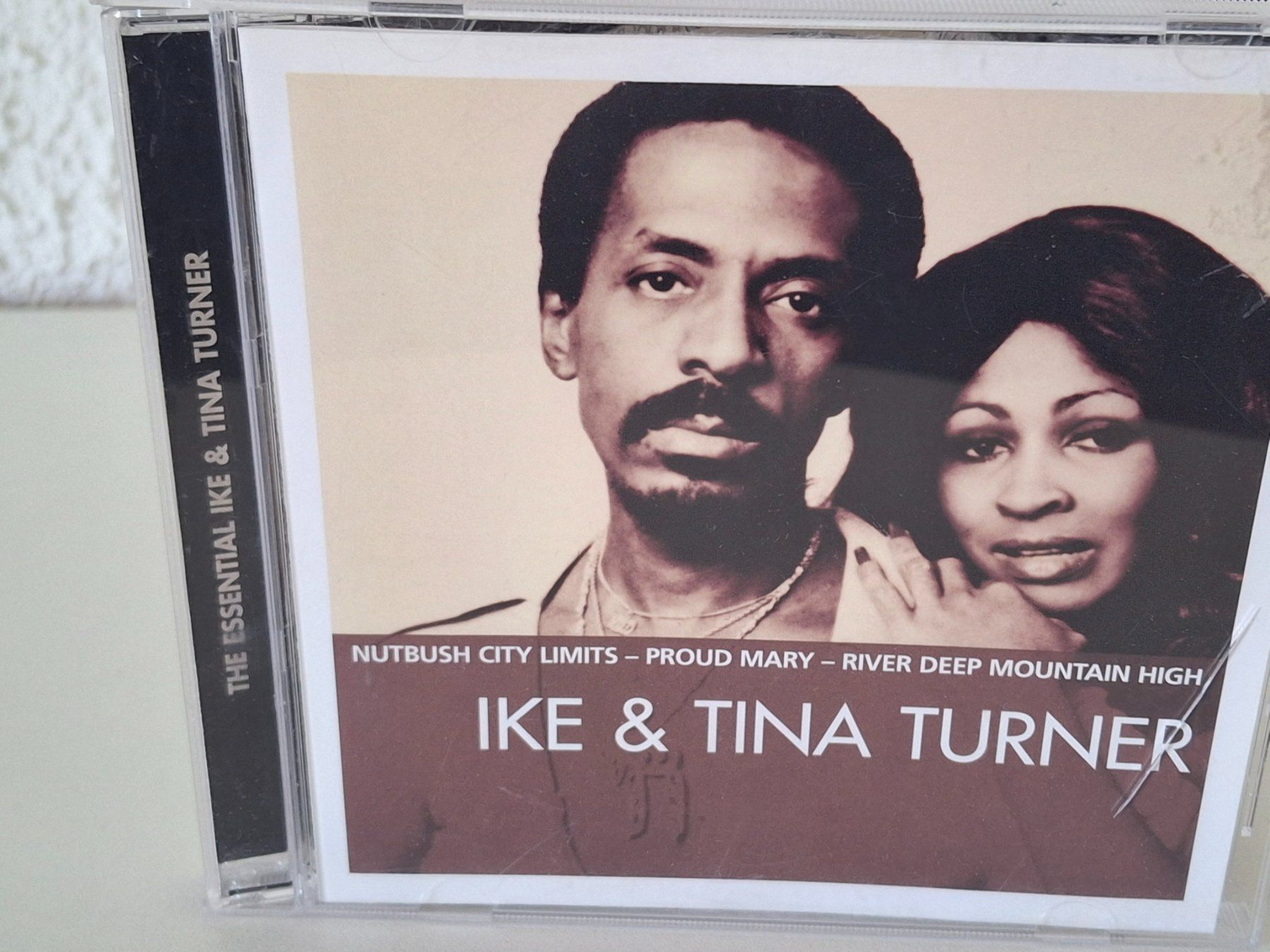 CDs: CD  IKE & TINA TURNER - The Essential – D'occasion à Aarberg par Jackup1