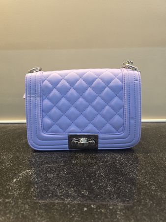 Gina Tricot Tasche in Lila