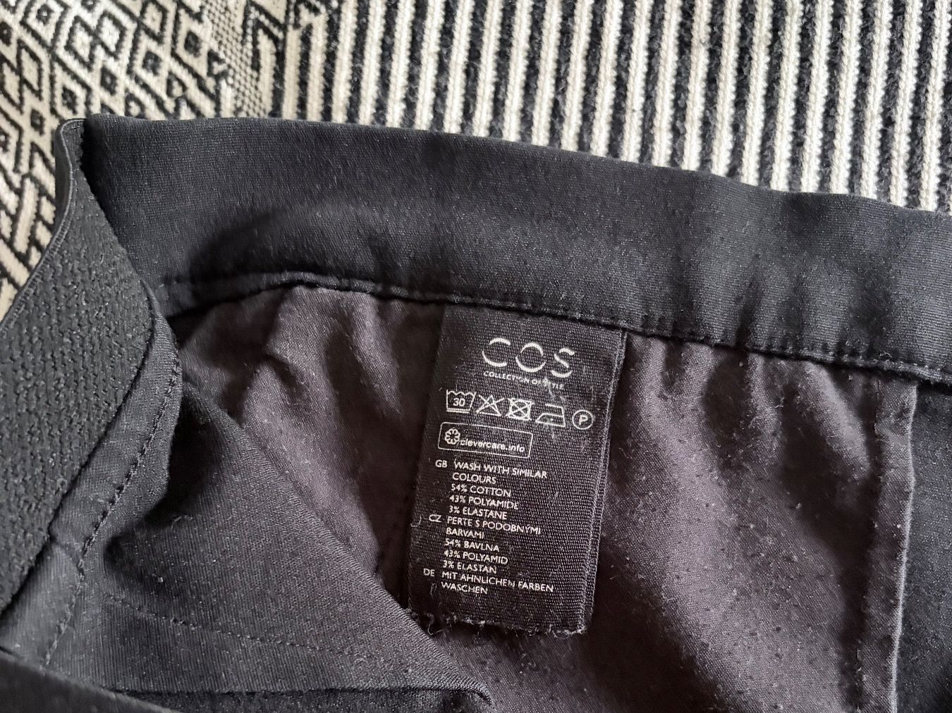 Cos Pantaloni: COS black trousers - size 34 – Usato da Zug venduto da digalvao 5