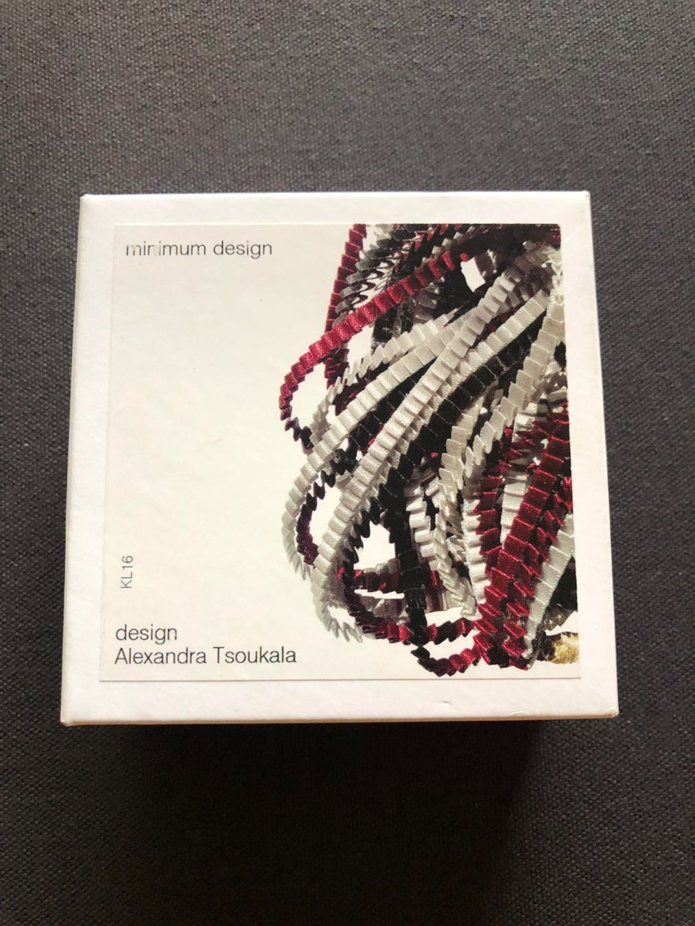 Ketten: Halskette der griechischen Designerin Alexandra Tsoukala – Neu und originalverpackt aus Zürich von Lionsands