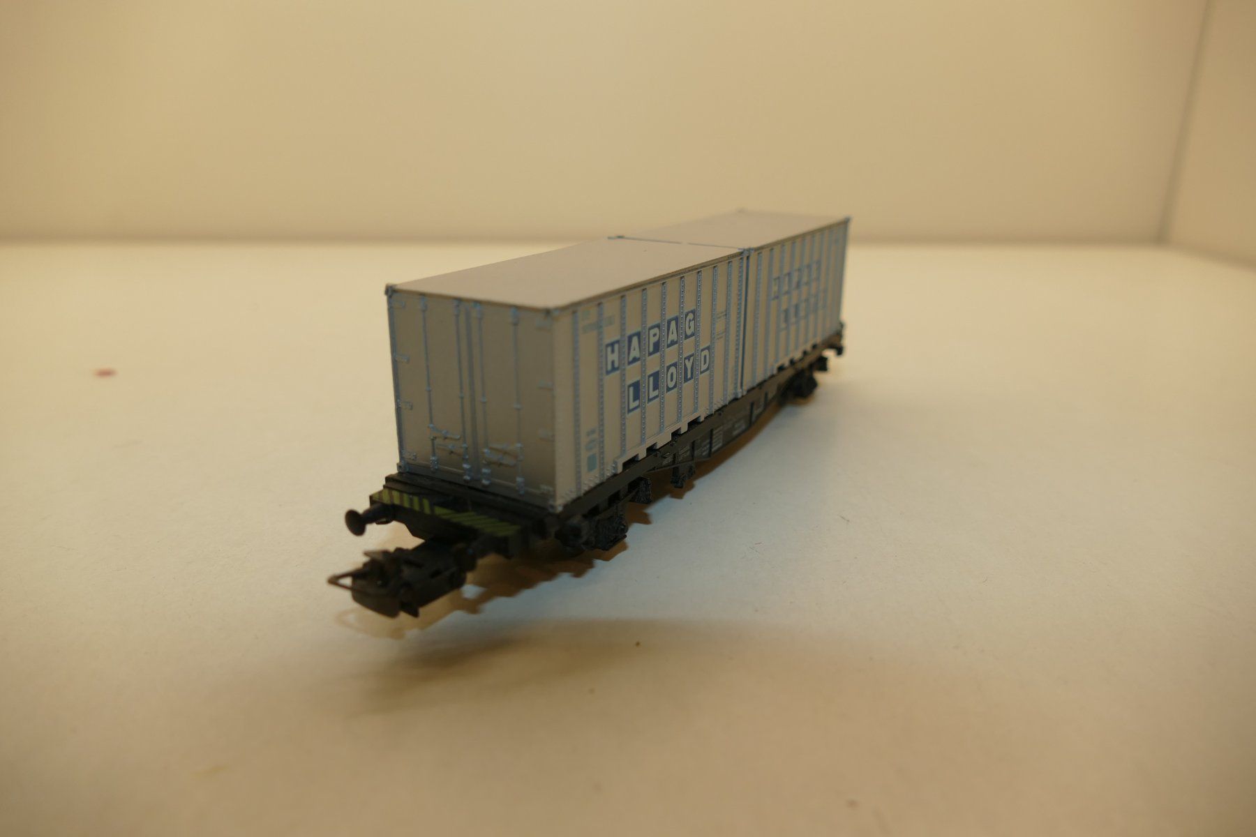 Märklin Modellini di ferrovie: Märklin H0: DB Containerwagen Hapag Lloyd – Usato da Niederhasli venduto da rail-duerst 1