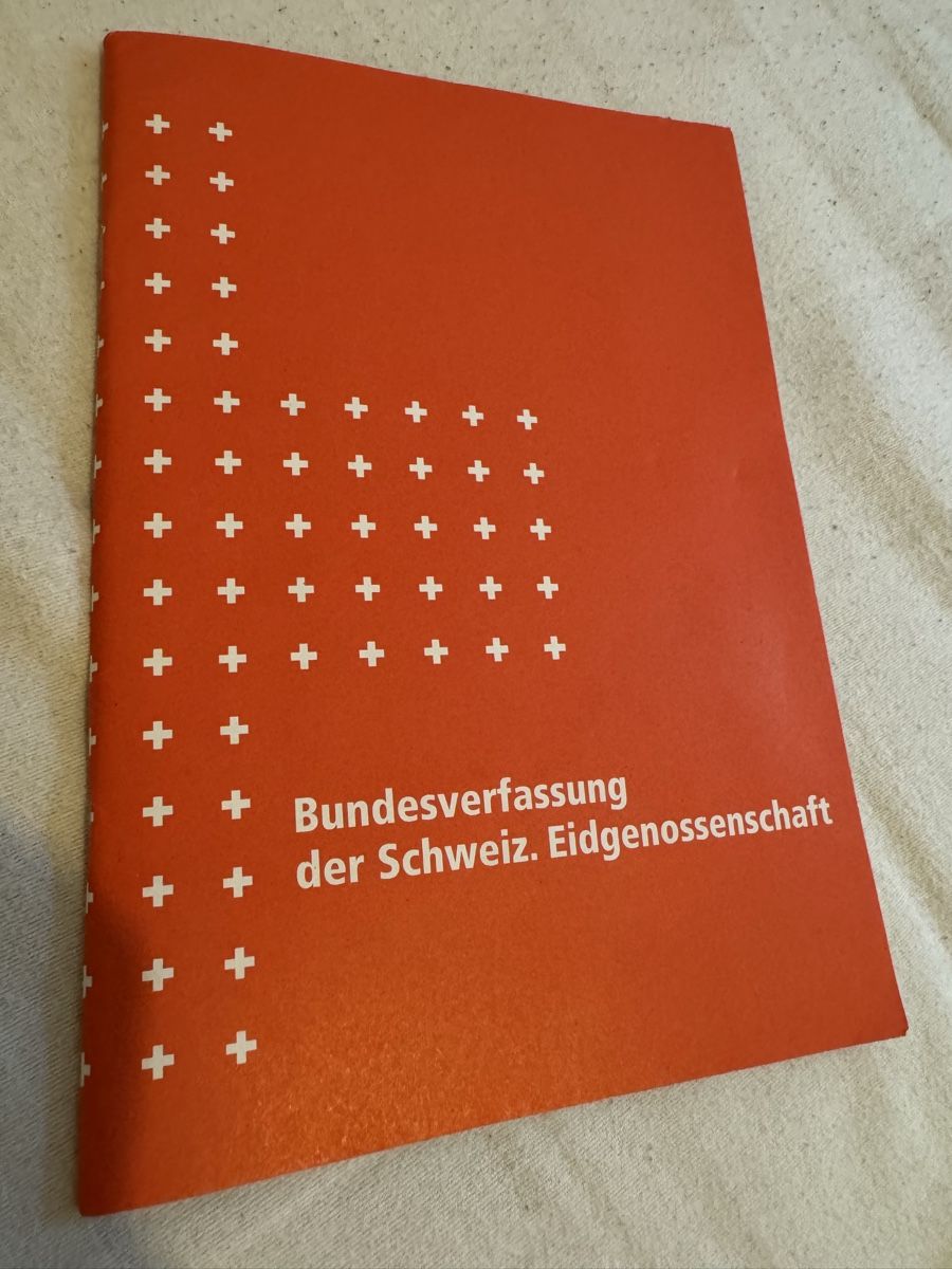 Libri: Bundesverfassung der Schweiz – Usato da Würenlingen venduto da Cozy_452
