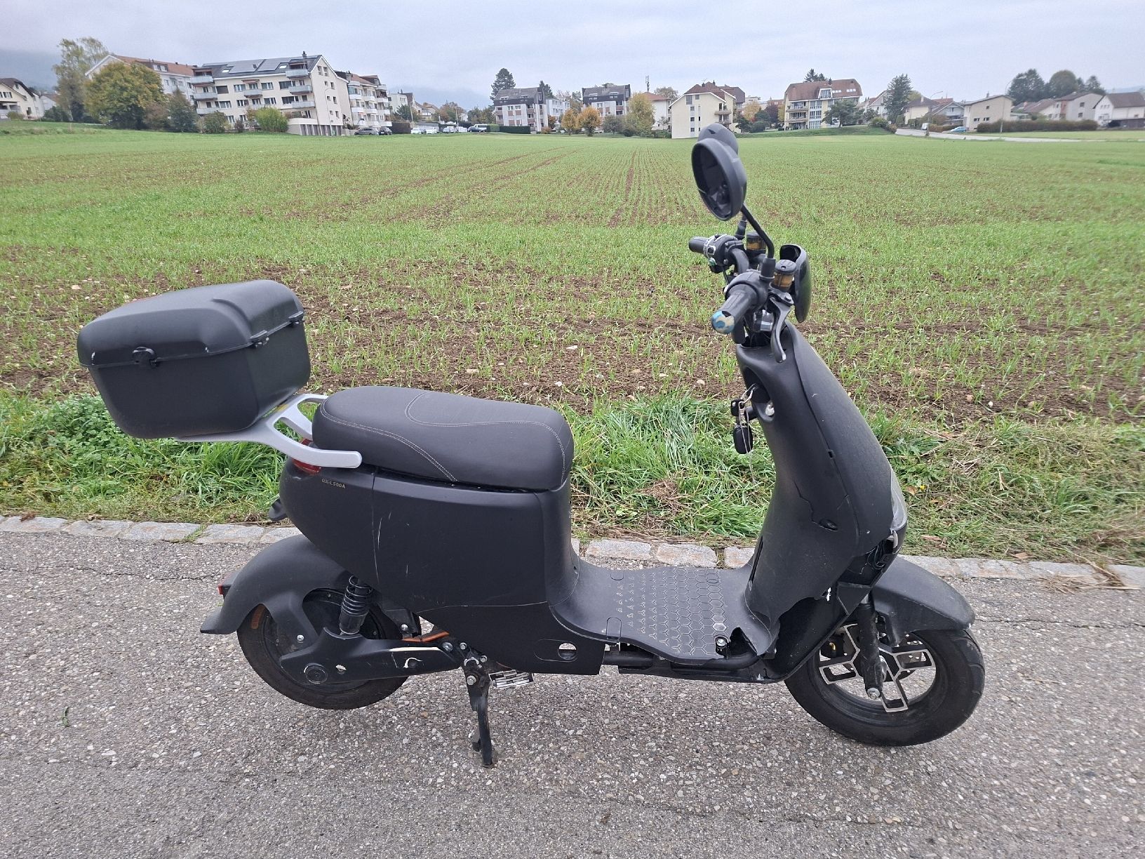 Scooter: E-Roller Unfallfahrzeug Ersatzteile oder Bastler ab 1.-!!! – Difettoso da Grenchen venduto da Mazzanares-Parts 1