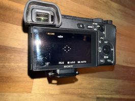 Sony Alpha 6300 mit 18-55, Peak Design Sling und Stativ