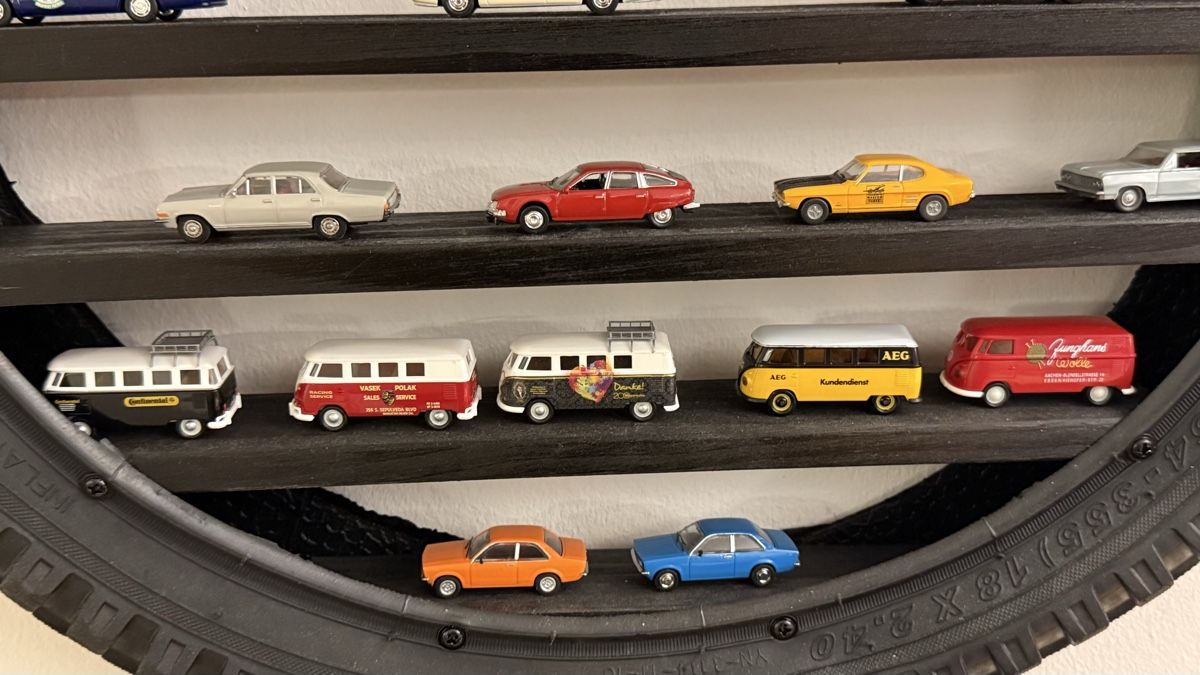 Modellautos: Modellautos und Figuren 1:87 – Gebraucht aus Basel von Zomeg 5