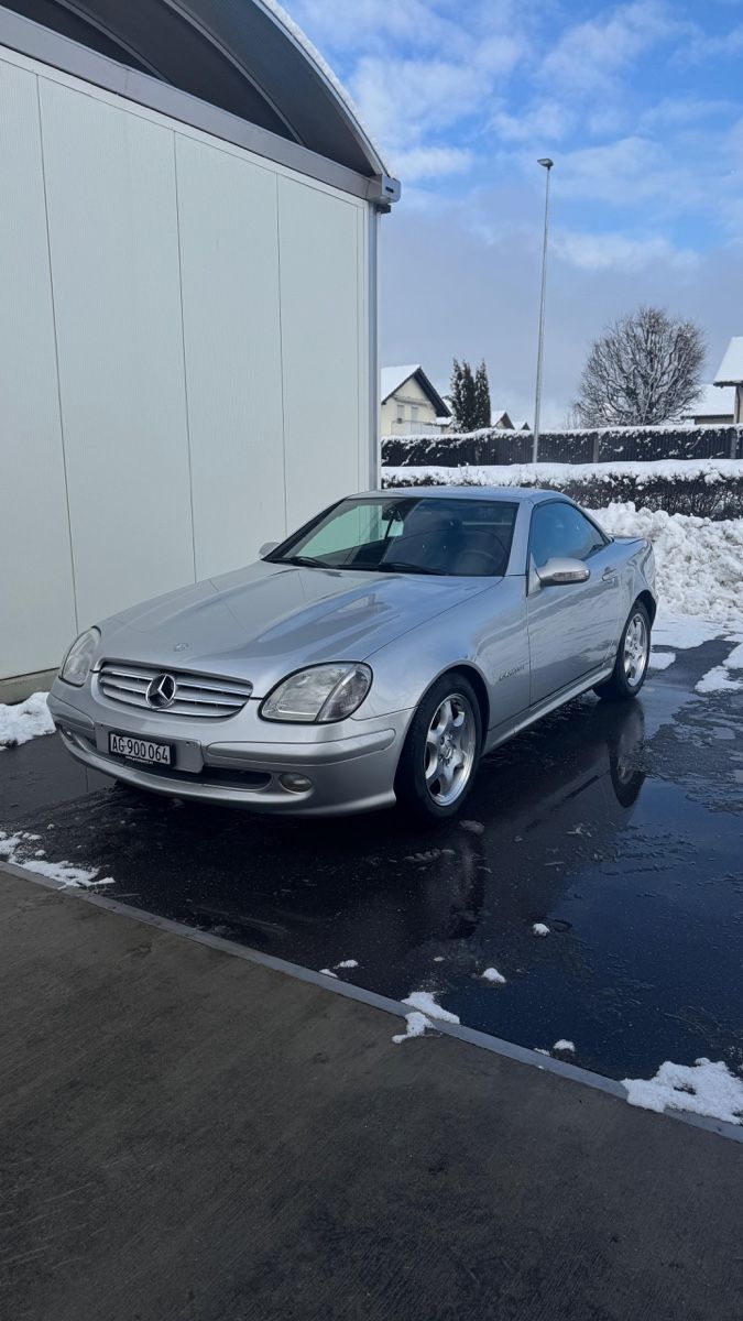Mercedes-Benz Automobili: Mercedes SLK 200 Kompressor Cabrio – Usato da Schaffhausen venduto da Munzenmann