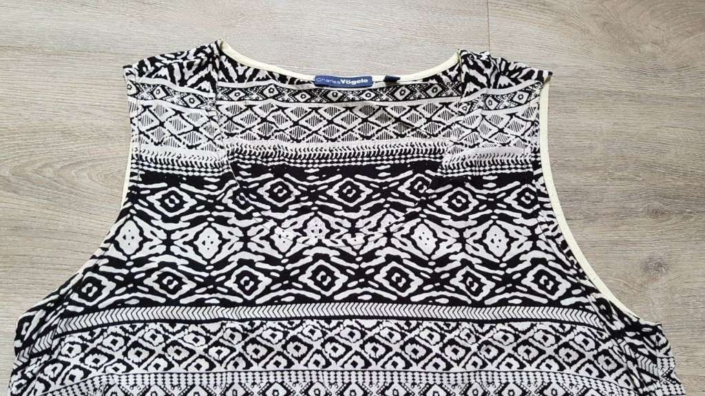 Tops: Top in schwarz/weiss 42 – Gebraucht aus Bätterkinden von Elefantenzoo 1