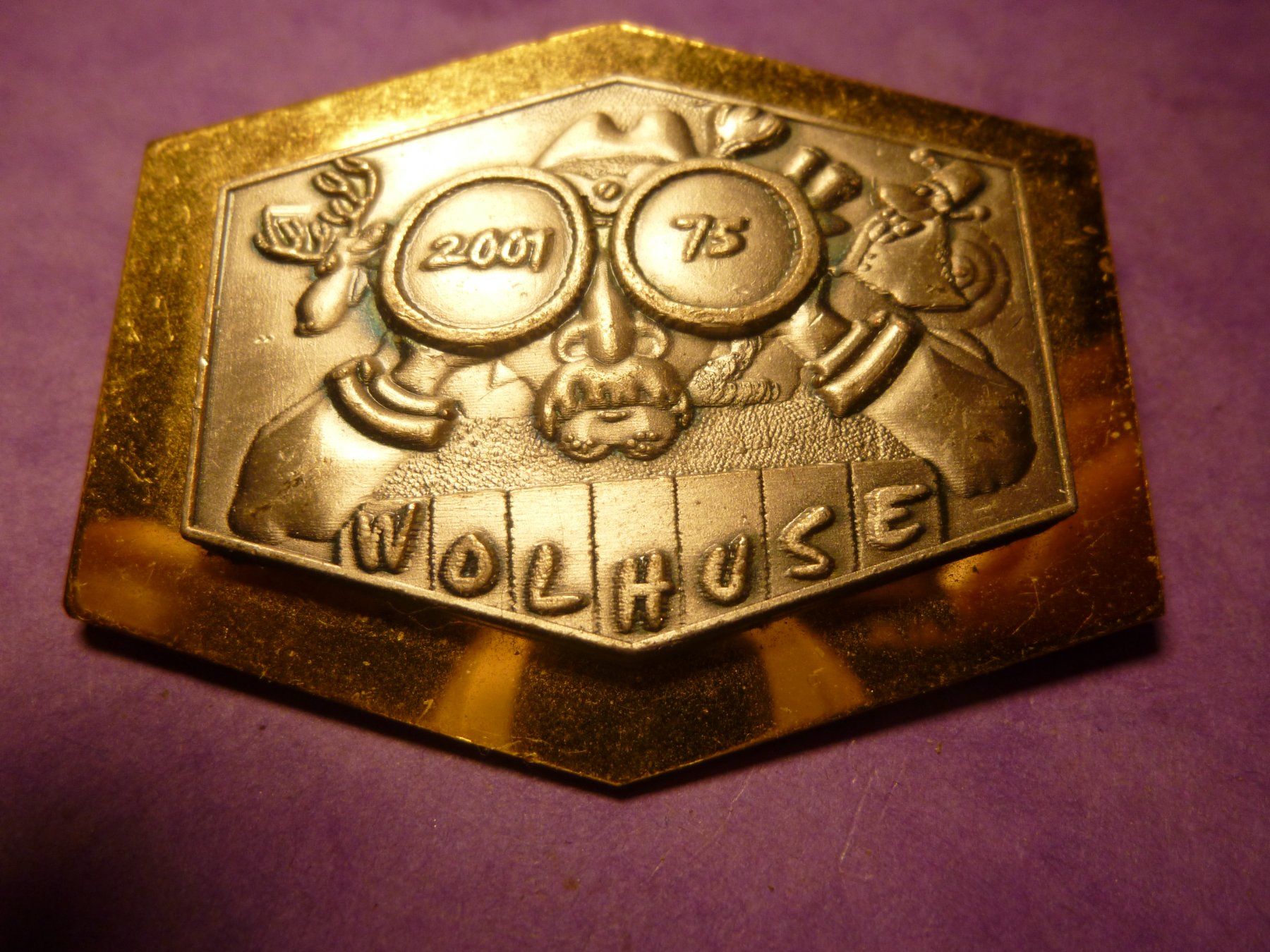 Plaketten & Abzeichen: WOLHUSE 2001 GOLD – Gebraucht aus Ried (Muotathal) von Mandarin02