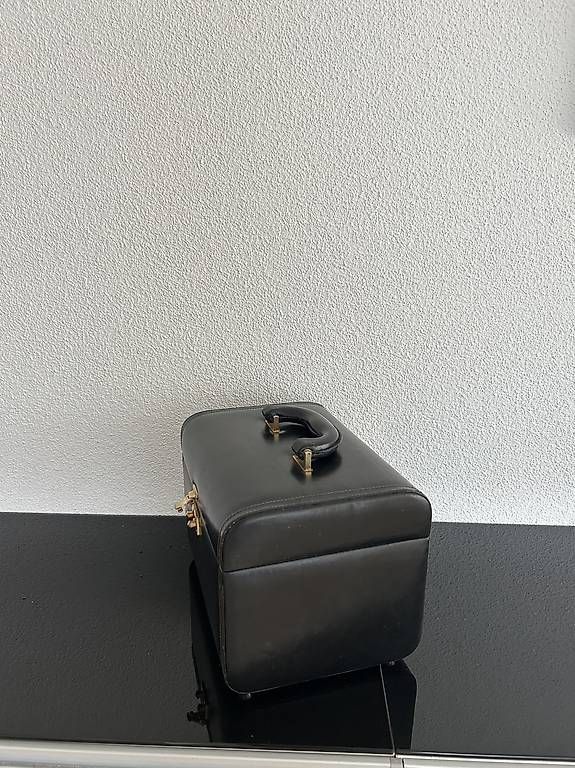 Custodie per cosmetici: Beauty case – Usato da Stans venduto da Fourcats 3