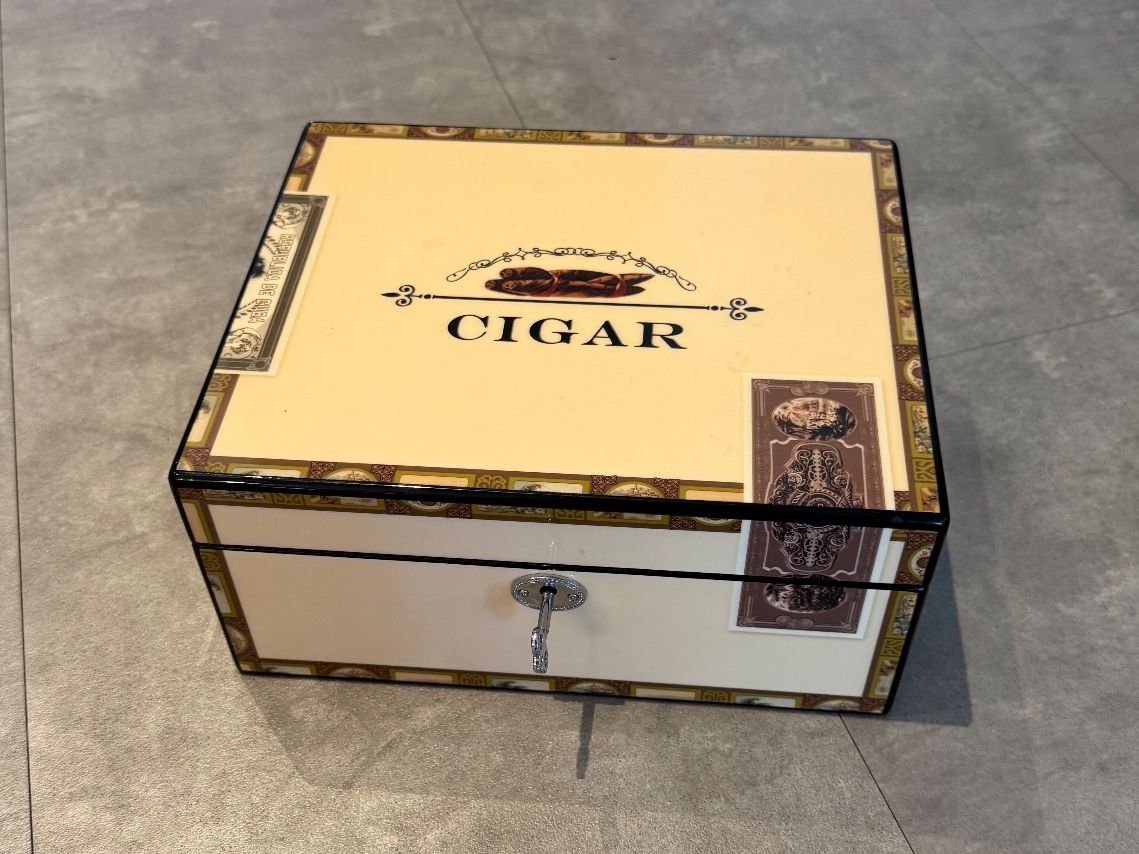 Adorini Humidore: Zigarren Humidor Angelo Adorini – Gebraucht aus Sursee von M_DiGi 4