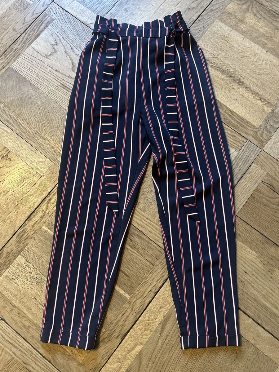 Pull&Bear Pantalons: Stoffhose von Pull&Bear – Neuf (Voir description) à Dielsdorf par cjanett
