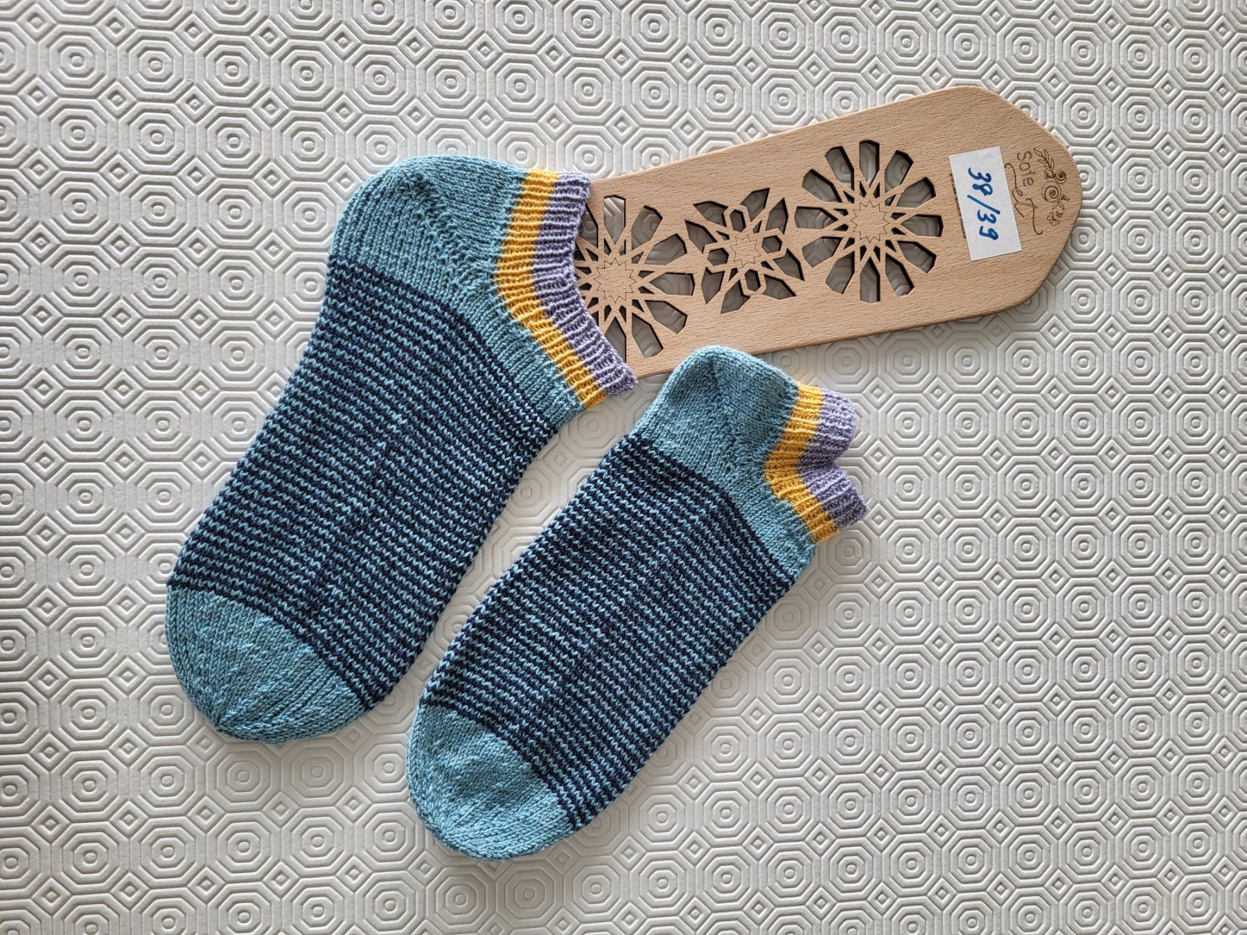 Calze: Socken Sneaker handgestrickt 38/39 – Nuovo (secondo la descrizione) da Männedorf venduto da thjohn