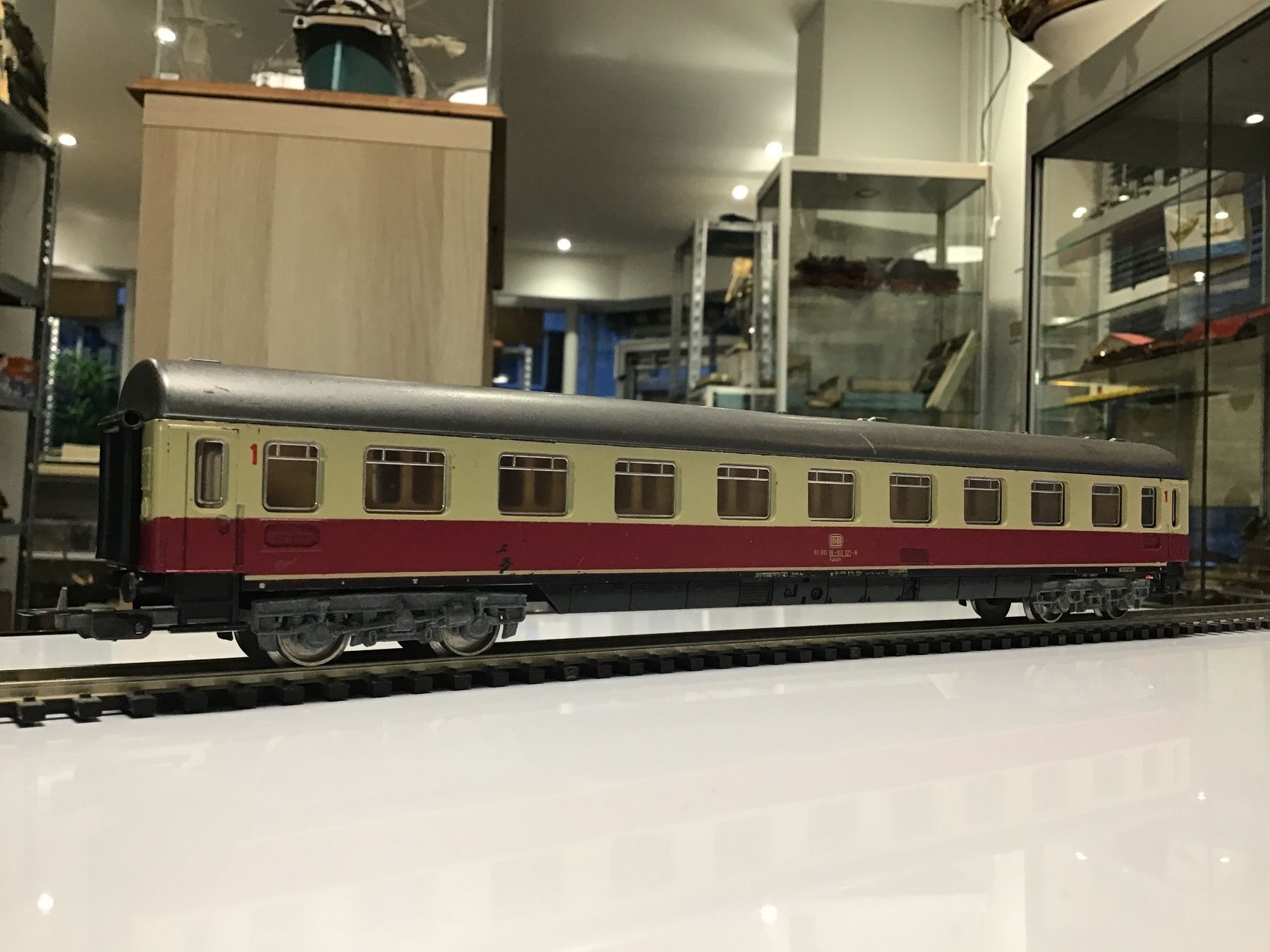 Lima Modellini di ferrovie: LIMA DB PERSONENWAGEN SPUR H0 – Usato da Männedorf venduto da Modell-Spezialisten 1