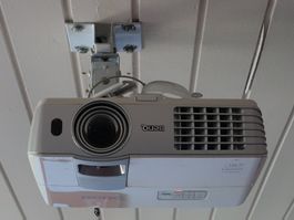 Beamer Benq W1080ST+ Kurzdistanzprojektor, wenig gebraucht