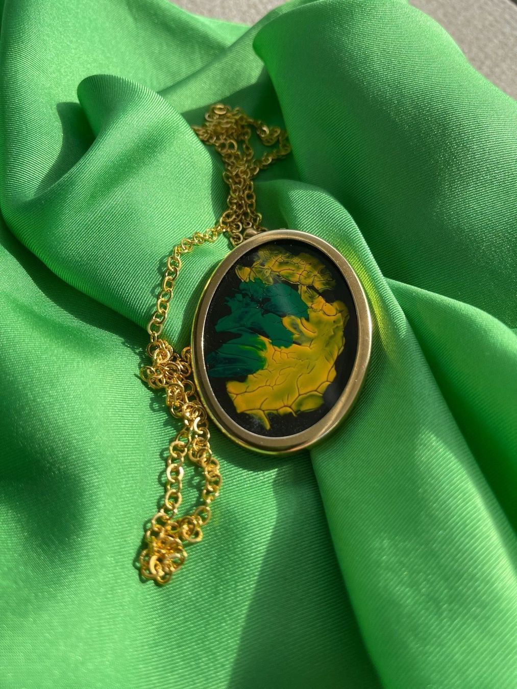 Catenine: Wunderschöne Kette mit Medaillon – Usato da Winkel venduto da KaschmirArt 4