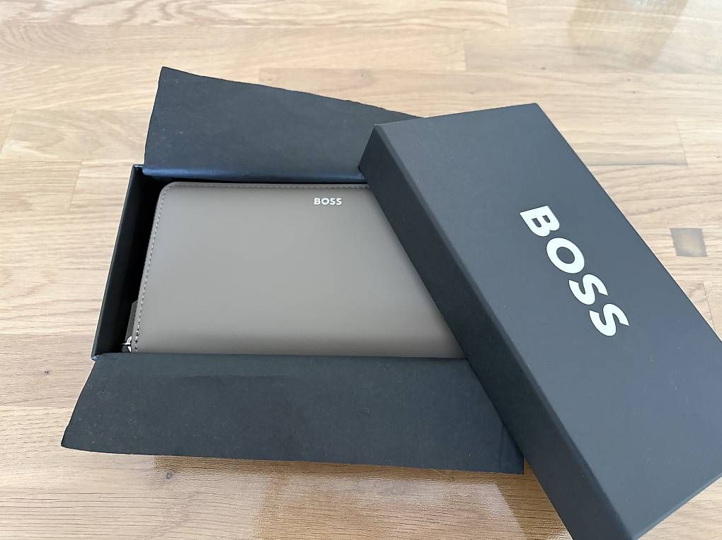 Hugo Boss Portamonete: Portafoglio pelle da donna marca BOSS – Nuovo e nell'imballaggio originale da Pazzallo venduto da cas_57rl