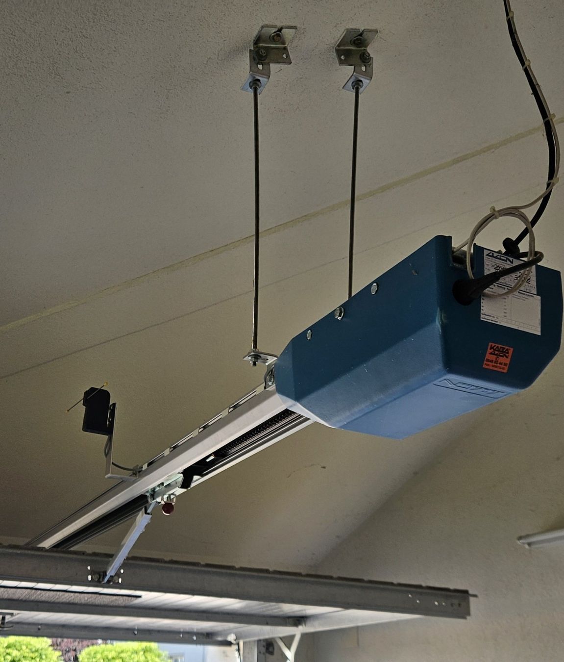 Sonstiges Elektromaterial: Garagentorantrieb  gebraucht – Gebraucht aus Wil SG von schnups13