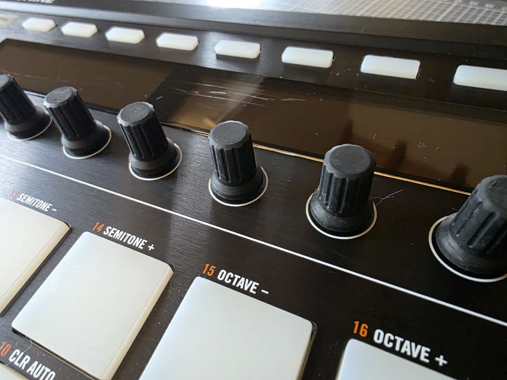 Native Instruments Strumenti musicali: Native Instruments Machine (erste Ausgabe) – Usato da Uerzlikon venduto da Chalb0815 2
