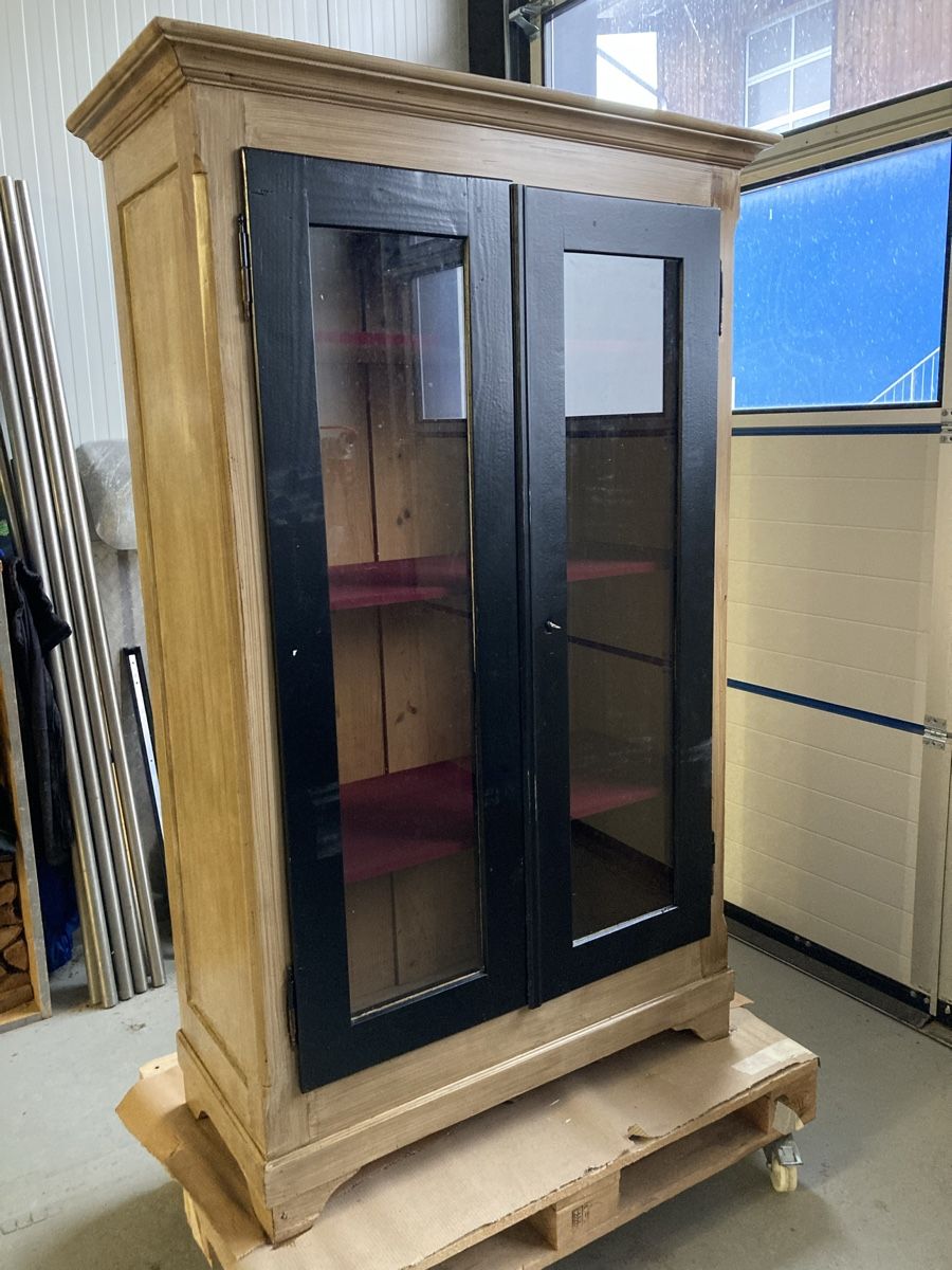 Armadi: Holz Schrank – Usato da Roggwil BE venduto da Maui2000