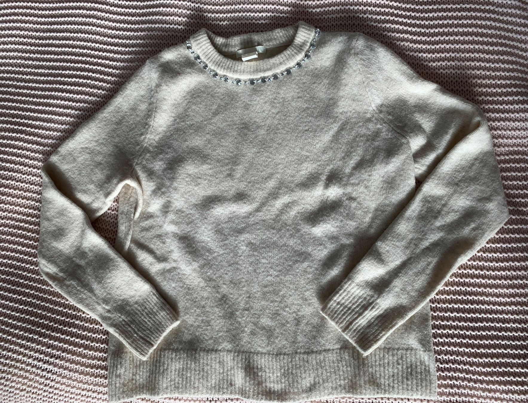 H&M Pullover & Sweatshirts: Pull blanc chic – Gebraucht aus Montreux von iizaa811 2