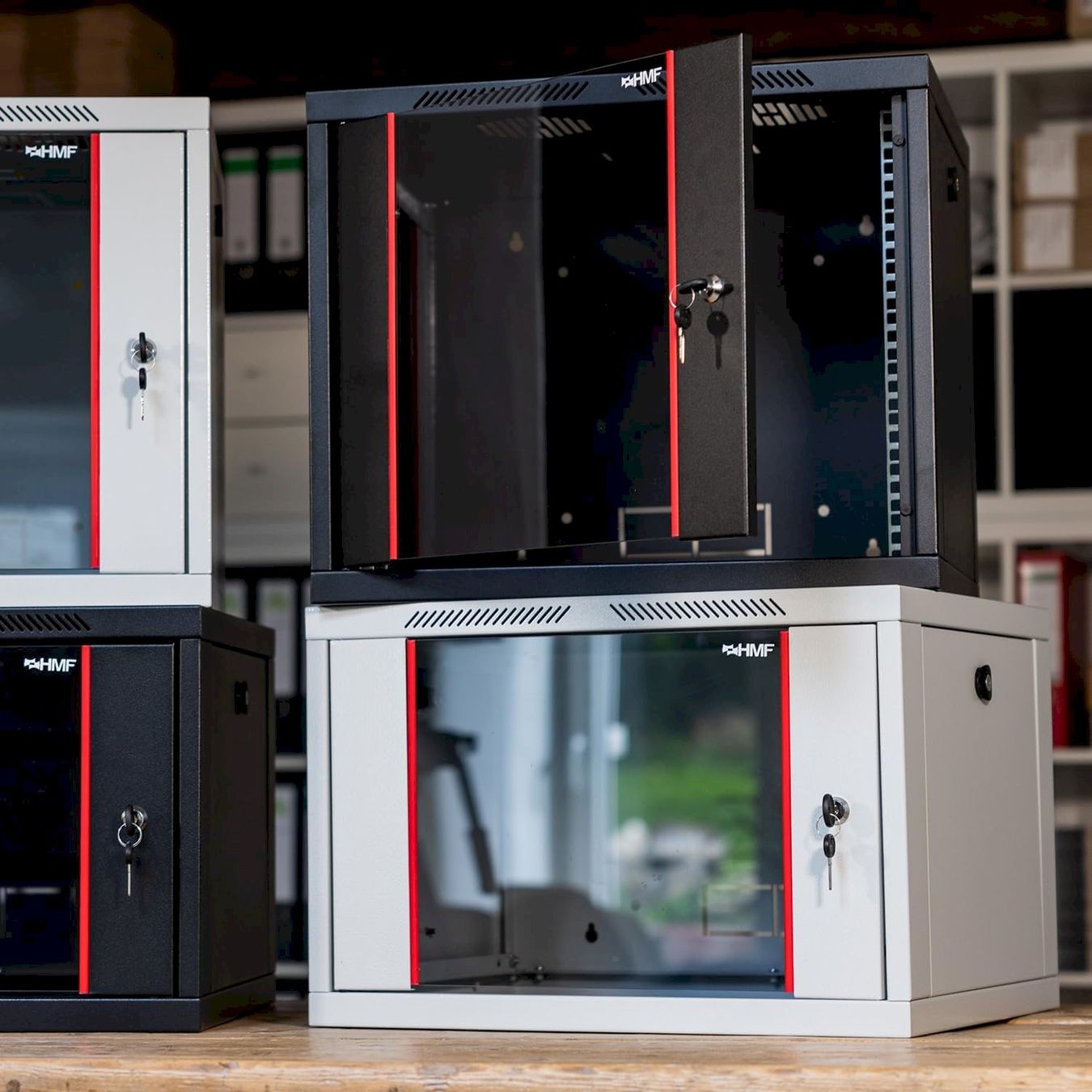 Sonstiges zu Computer & Netzwerk: HMF Serverschrank 19 Zoll 9HE – Neu und originalverpackt aus Bottighofen von zaap 8