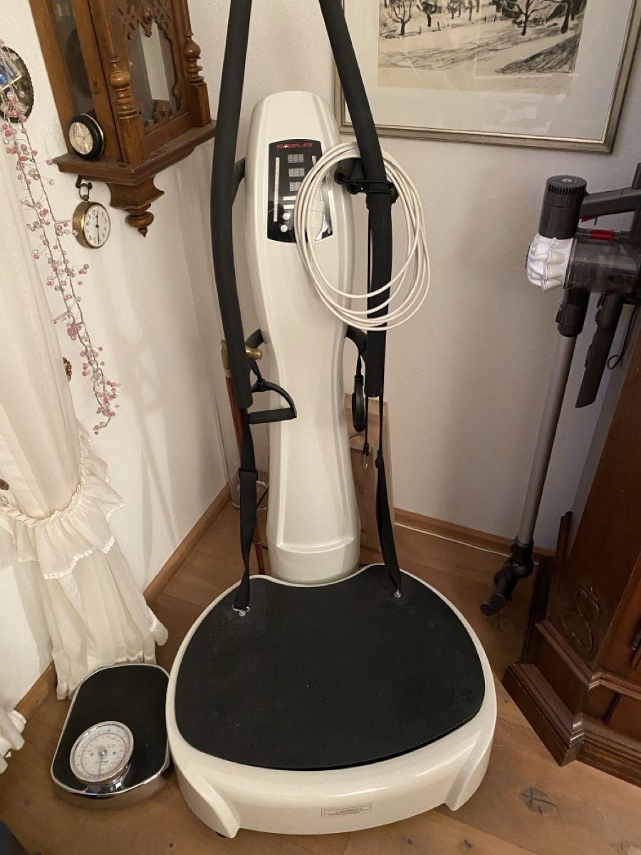 Power Plate Hometrainer: Powerplate Vibrationsplatte, weiss, gebraucht – Gebraucht aus Ostermundigen von KLQ