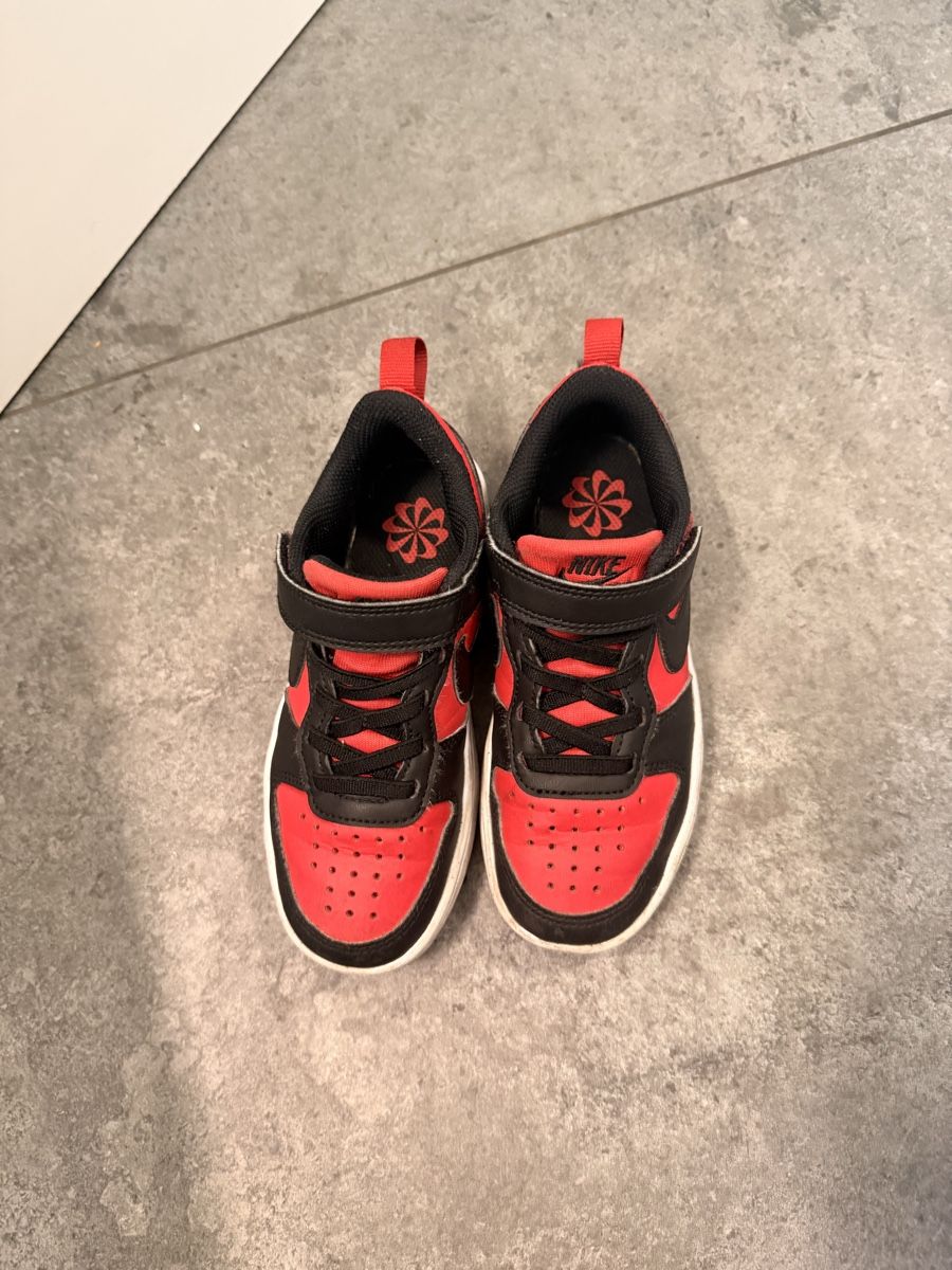 Nike Schuhe für Jungen: Nike Kinderschuhe , gr. 28 – Gebraucht aus Pratteln von Samantha... 1